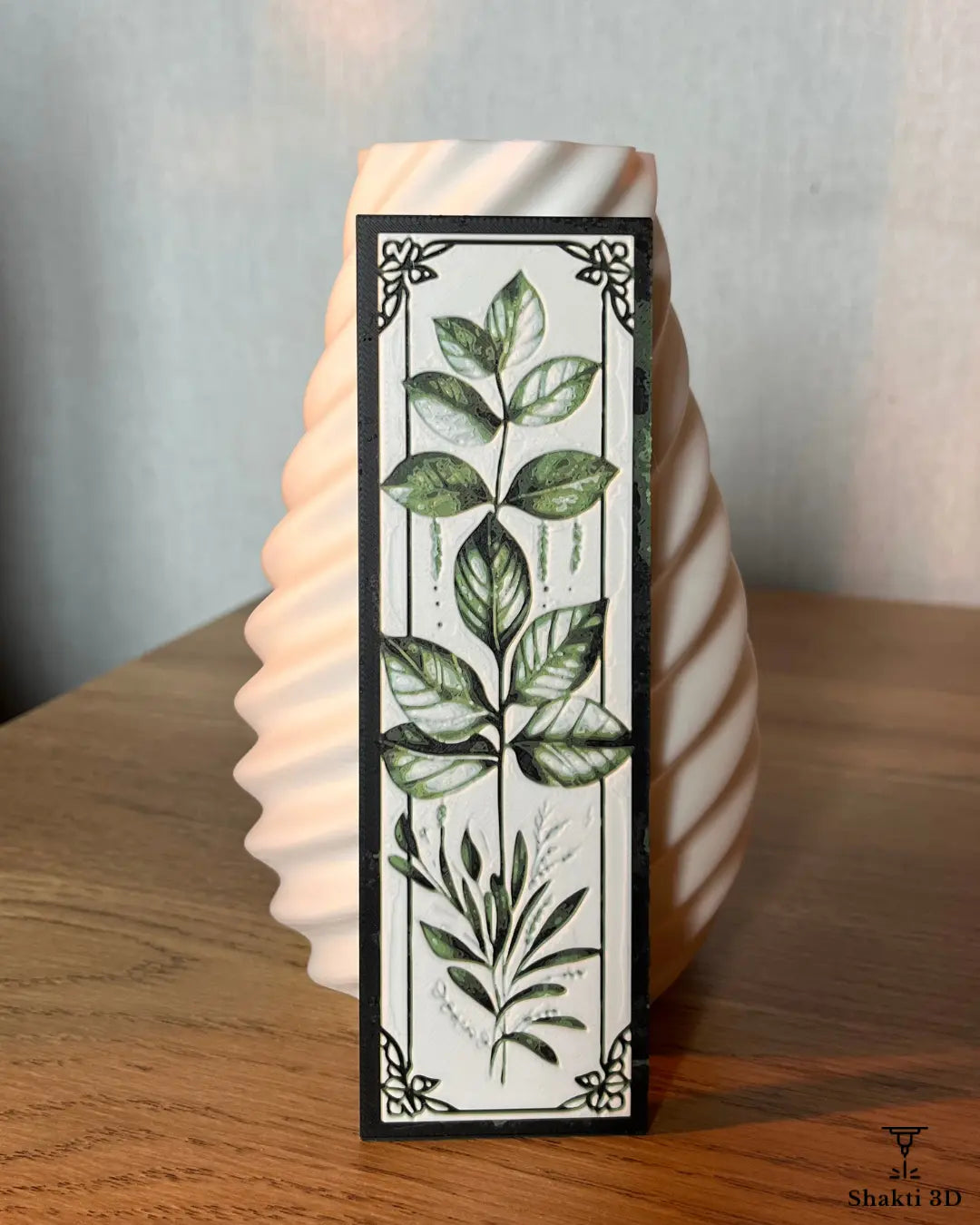 Lot vase torsadé & marque-pages élégance florale Shakti 3D