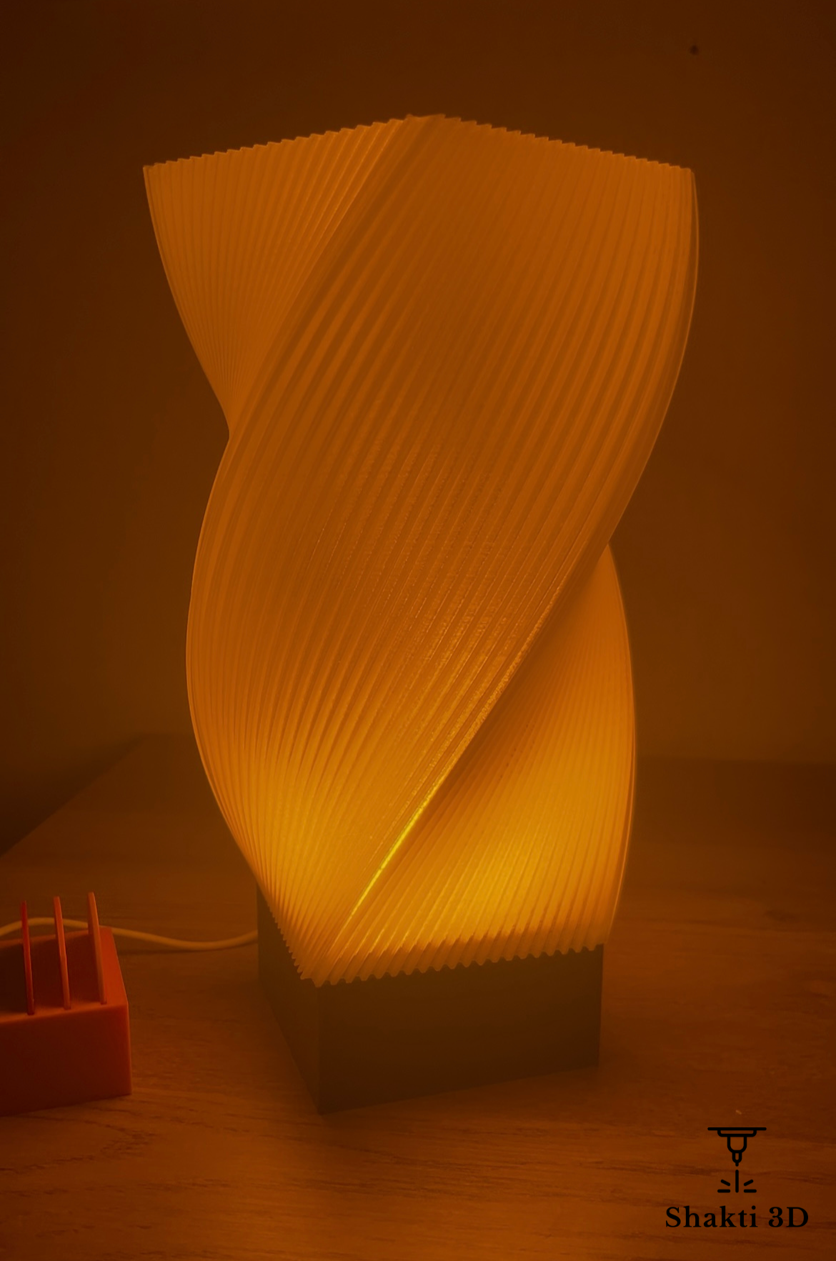 Shakti Light – Lampe design, personnalisable avec filtres de couleur