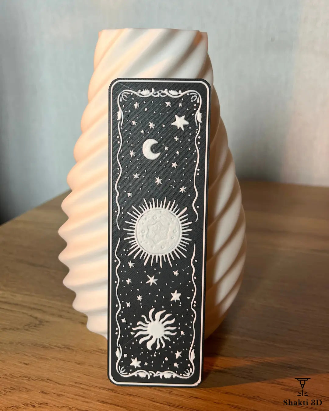 Lot Vase torsadés & marque-pages célestes SHAKTI 3D