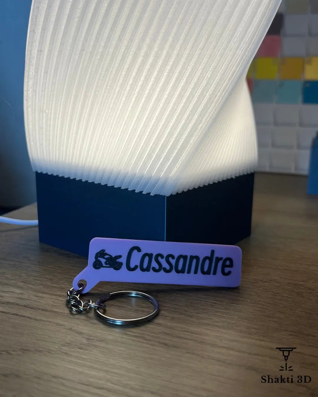 🔑 Porte-clés prénom personnalisé avec smiley – Moto, Tracteur, Pompier, Policier & plus ! 100% personnalisable SHAKTI 3D