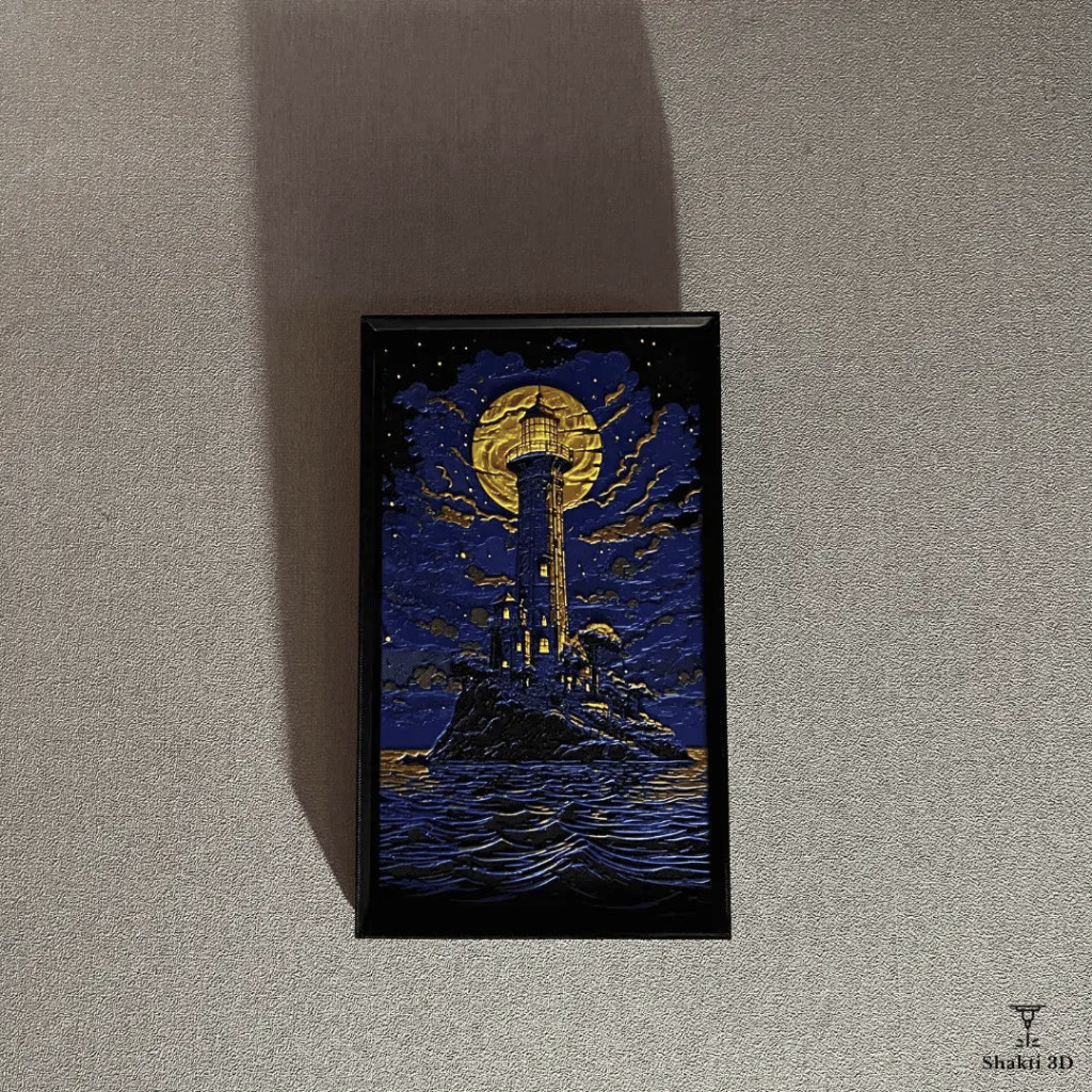 Tableau en relief 3D représentant un phare illuminé sous une lune dorée. Décoration murale artistique et lumineuse, idéale pour une ambiance marine et mystérieuse.