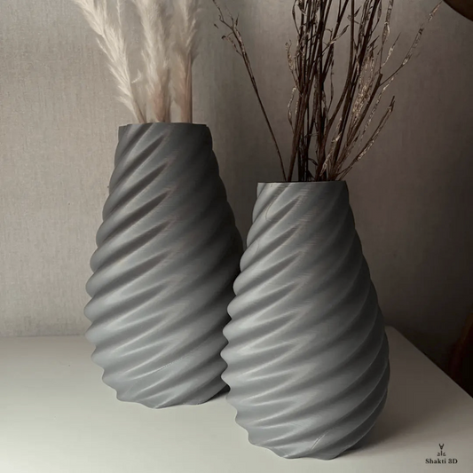 Lot de vases design torsadés en 3D, idéal pour une décoration moderne et minimaliste. Parfait pour fleurs séchées ou compositions végétales