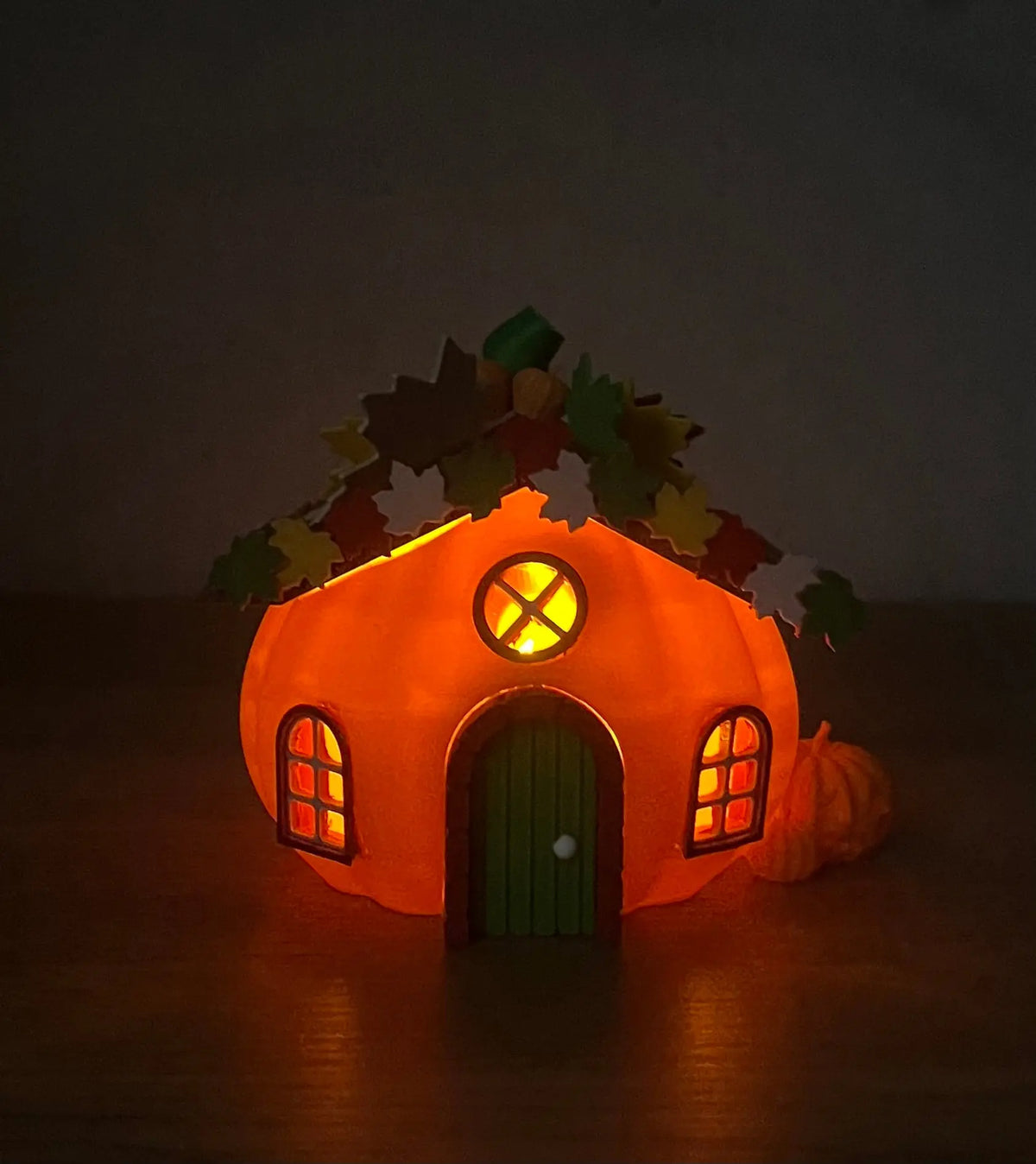 maison citrouille avec lumière