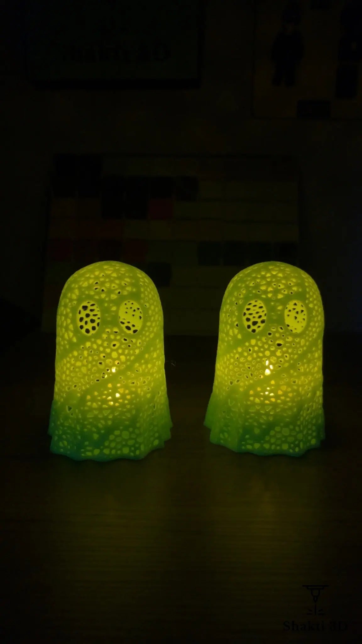 Fantômes lumineux d’Halloween SHAKTI 3D