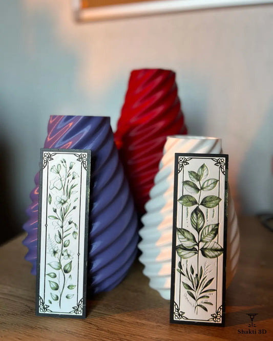 Lot vase torsadé & marque-pages élégance florale Shakti 3D