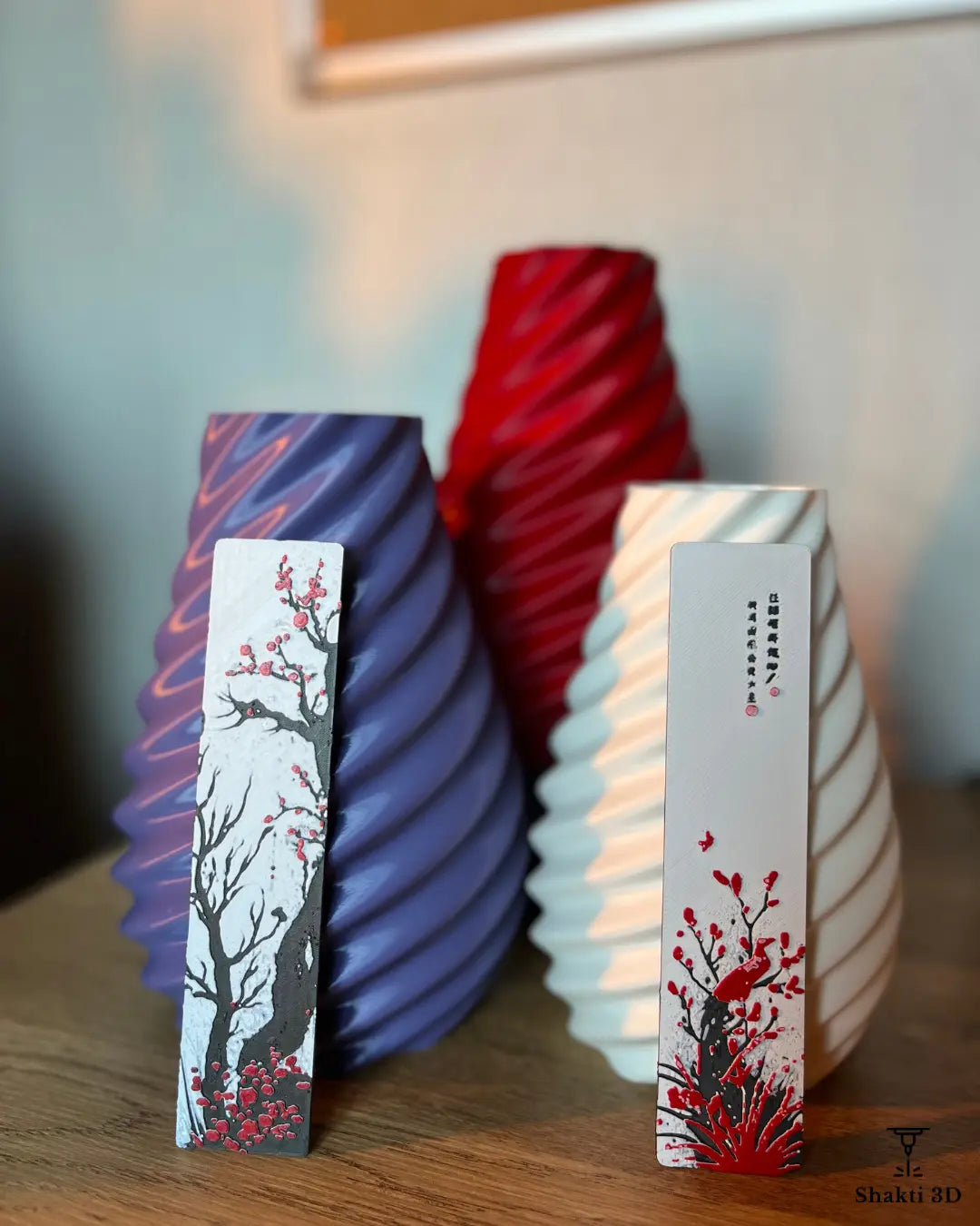 Lot vase torsadés & marque-pages Red Blossom SHAKTI 3D